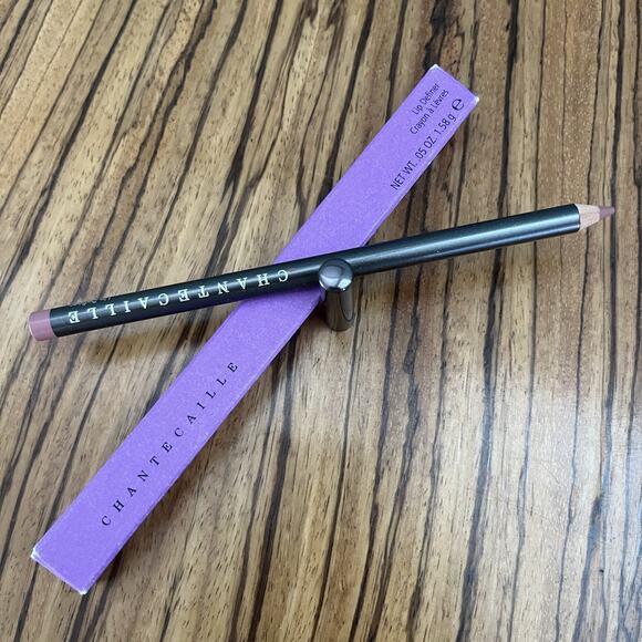 Chantecaille Lip Definer Nuance 1.58g/.05oz. - Picture 1 of 4